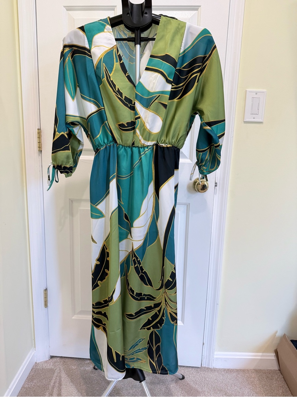 Elie Tahari Green & Teal Floral Wrap Maxi Dress🩵💚